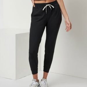NWT Vuori Joggers